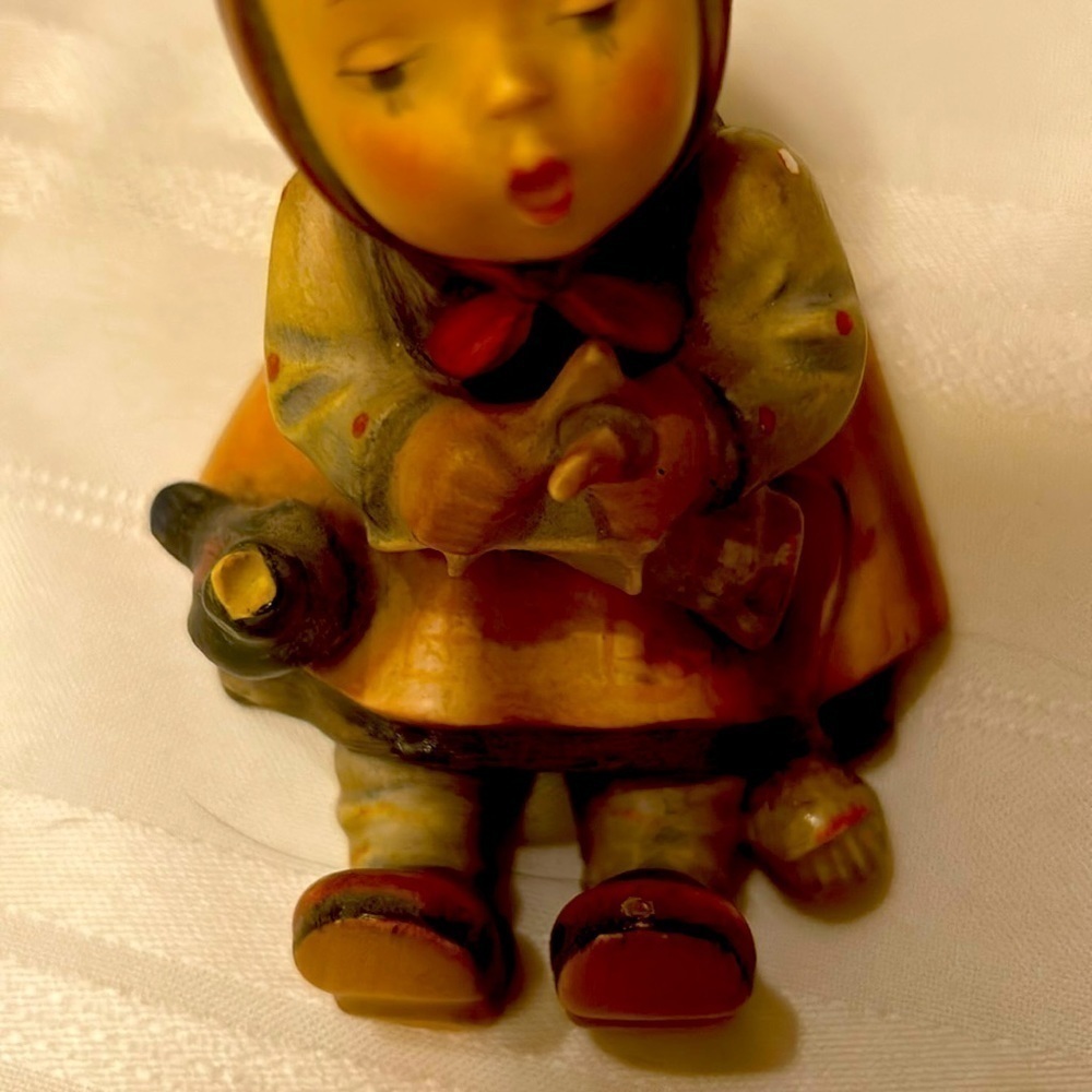 ⭐⭐RARE Hummel Figurine Happy Pastime Girl Singing Bird⭐⭐ - Picture 8 of 12